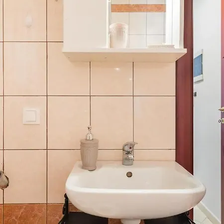 Apartment! Wifi, A/c, Netflix, Self Check-in! Thessaloniki
