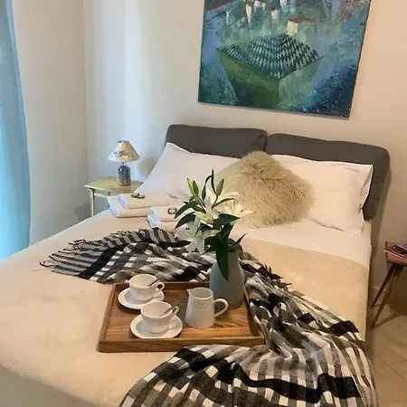Lägenhet Apartment! Wifi, A/c, Netflix, Self Check-in! Thessaloníki
