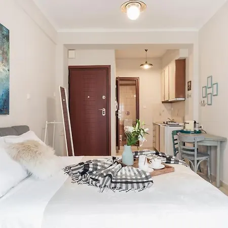 Apartment! Wifi, A/c, Netflix, Self Check-in! Θεσσαλονίκη